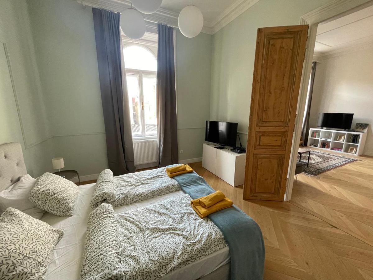 Apartment Center 3, Elegant And Cozy 2br In Center! Budapest