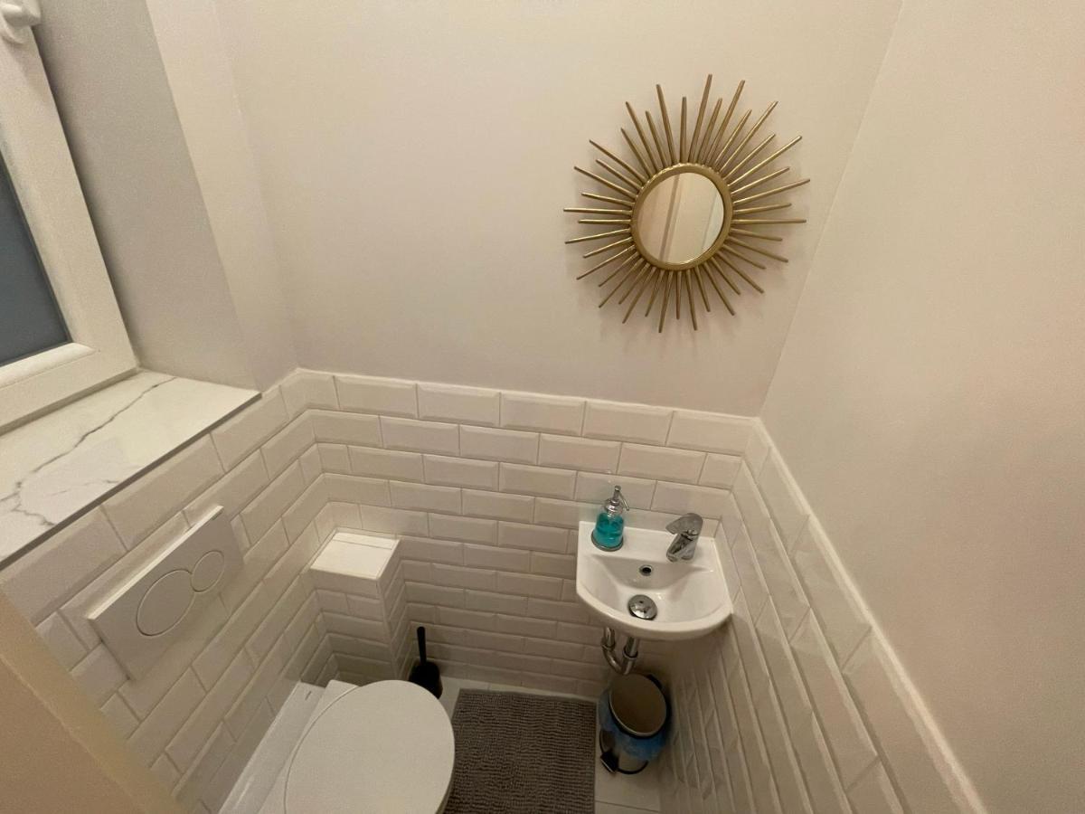 Center 3, Elegant And Cozy 2br In Center! Apartment *